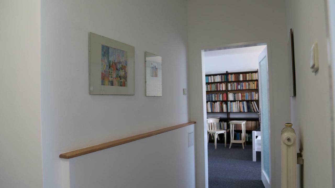Gem Of Midcentury Design Apartment Wina Bagian luar foto